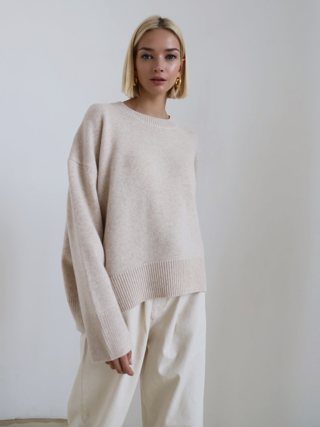Women's Knitted Sweater Round Neck Loose Solid Color