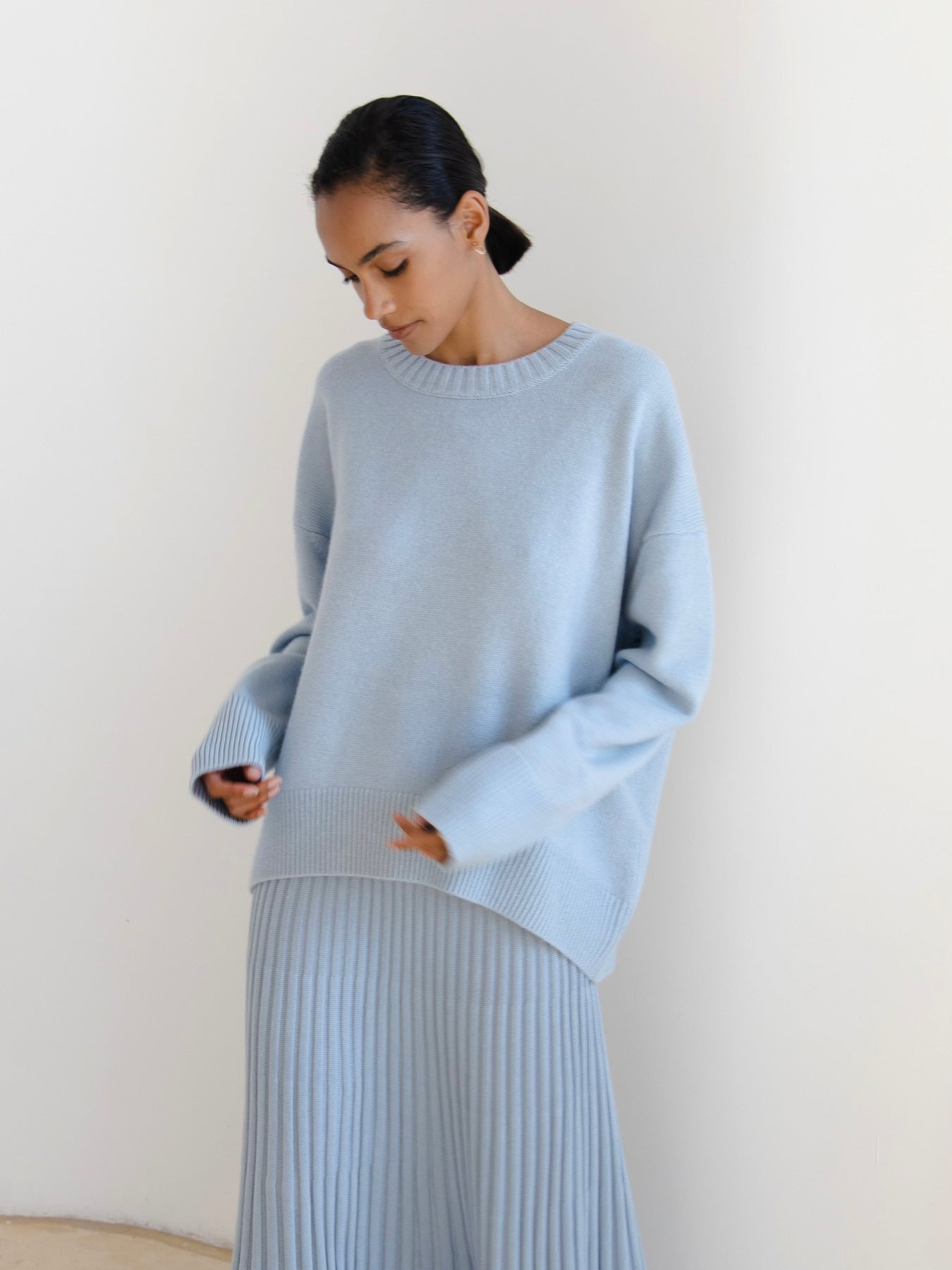 Women's Knitted Sweater Round Neck Loose Solid Color