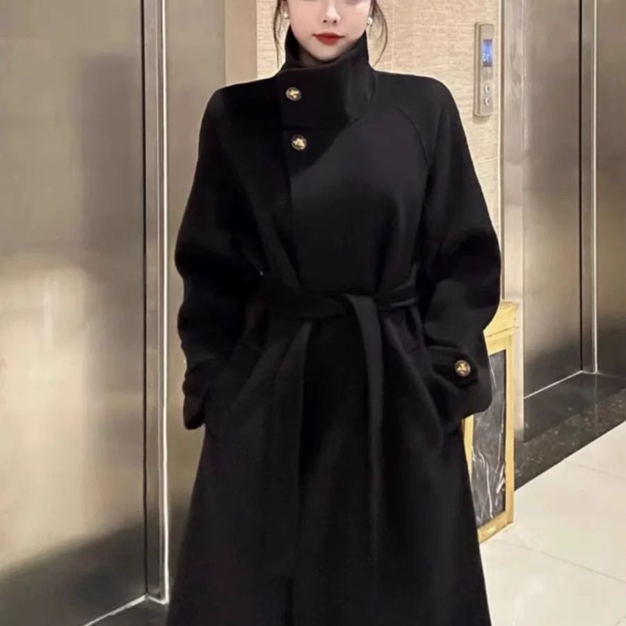 Black Chic Figure-flattering Wool Coat For Women