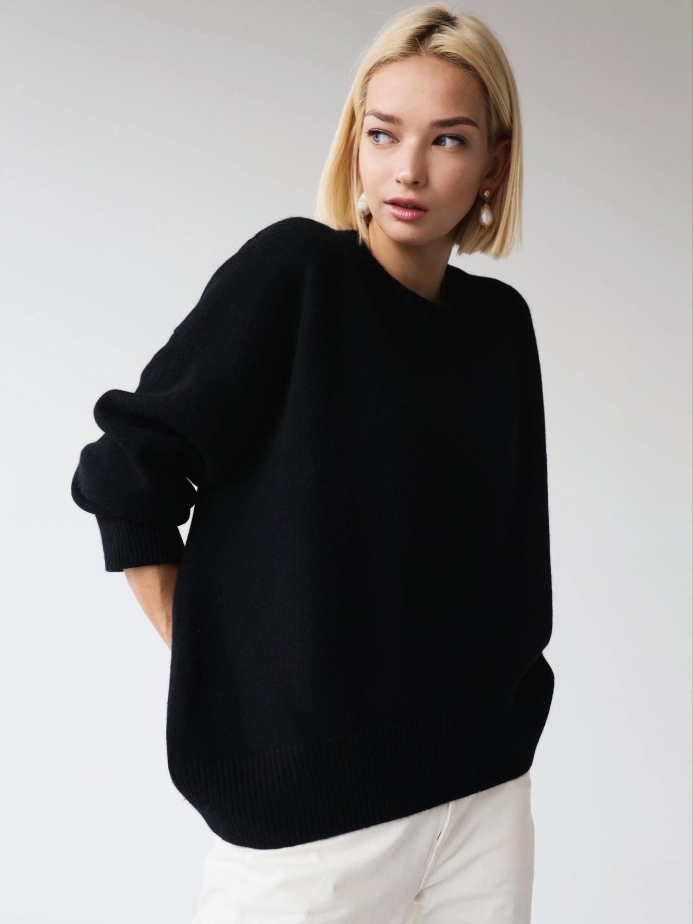 Women's Knitted Sweater Round Neck Loose Solid Color
