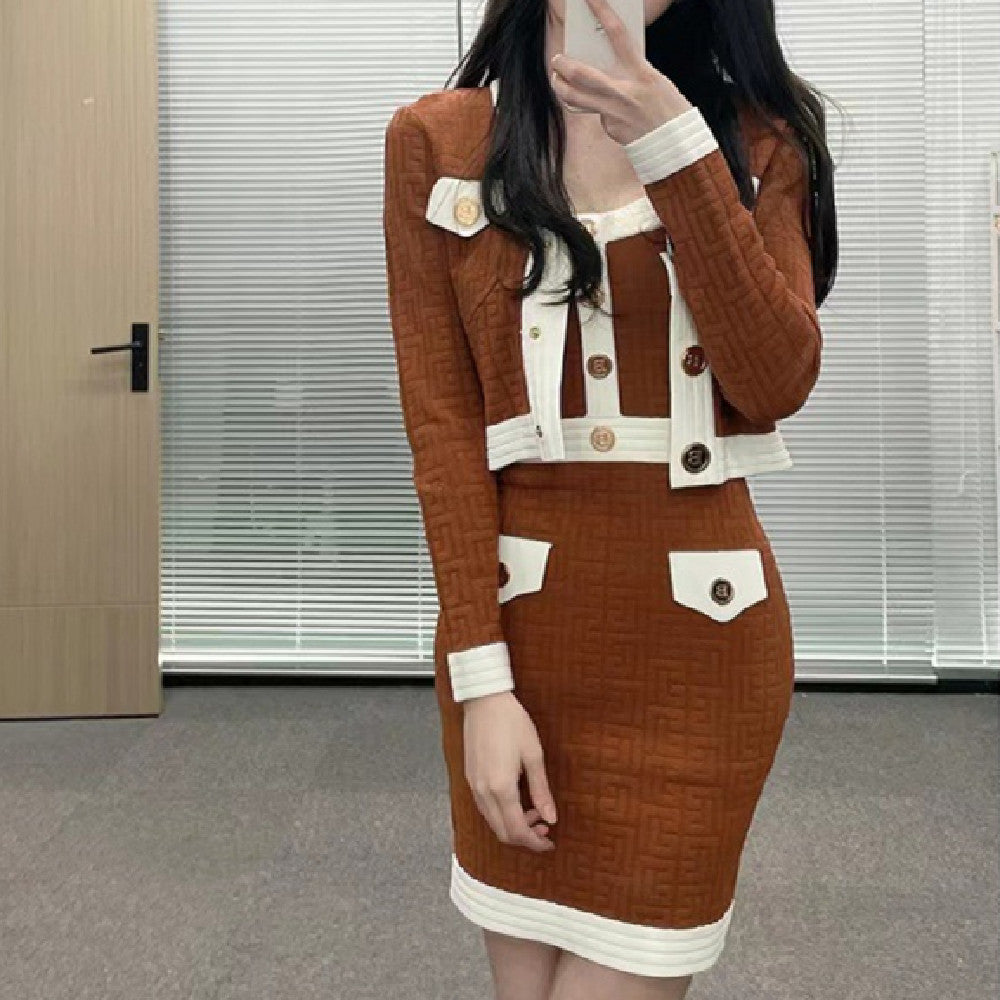 Contrast Knitted Buttock Skirt Fashion Suit